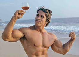 Alcohol And Bodybuilding: Can Raising A Glass Lower Your Gains? •  SpotMeBro.com